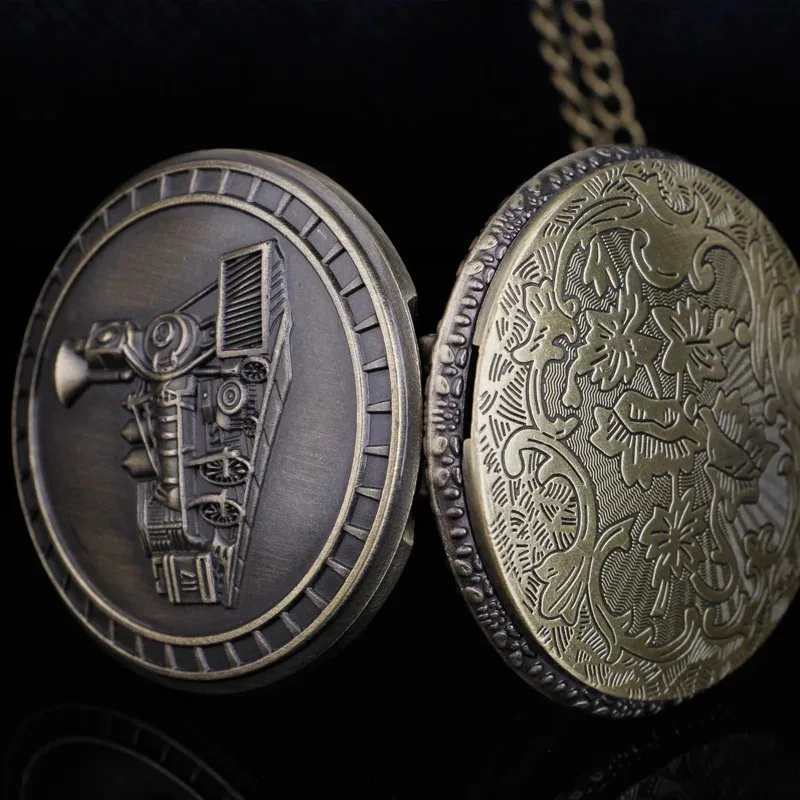 الكلاسيكية العتيقة قطار البخار الإغاثة كوارتز ساعة الجيب الرجال والنساء قلادة ساعة Steampunk موضة هدية الملحقات