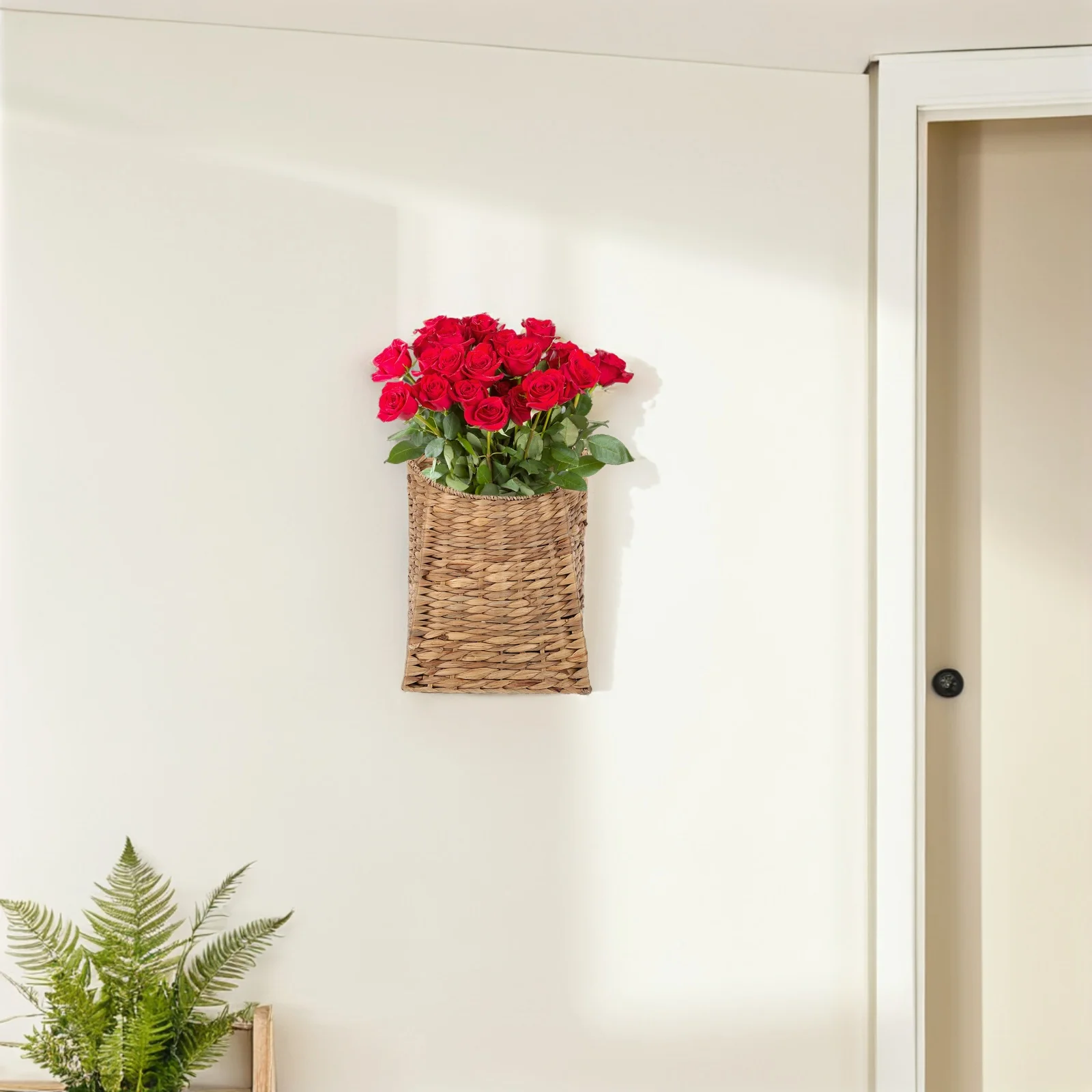 

Rattan Hanging Basket Pot Rustic Handwoven Wall Mounted Flower Basket Indoor Outdoor Bohemian Style Wicker Wall Hanging Planter