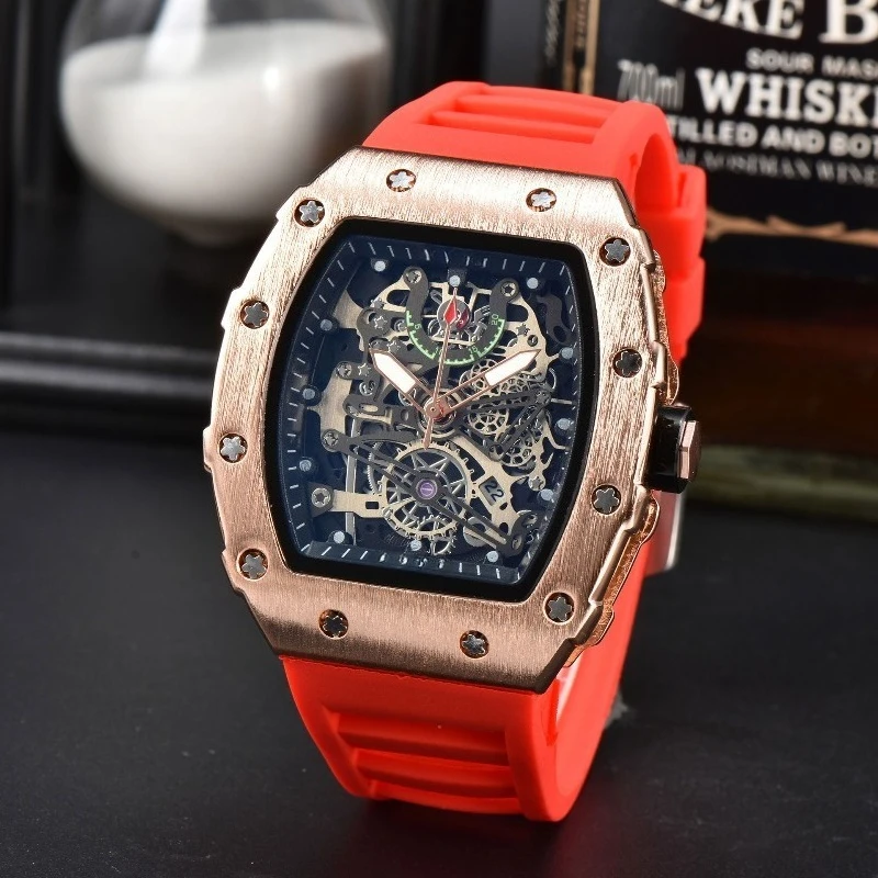 ​ ​ 2025 ساعة كوارتز رياضية هيكل عظمي للرجال طراز ميكانيكي سوار فولاذي غير قابل للصدأ كرونوغراف مضيء موضة خارجية غير رسمية