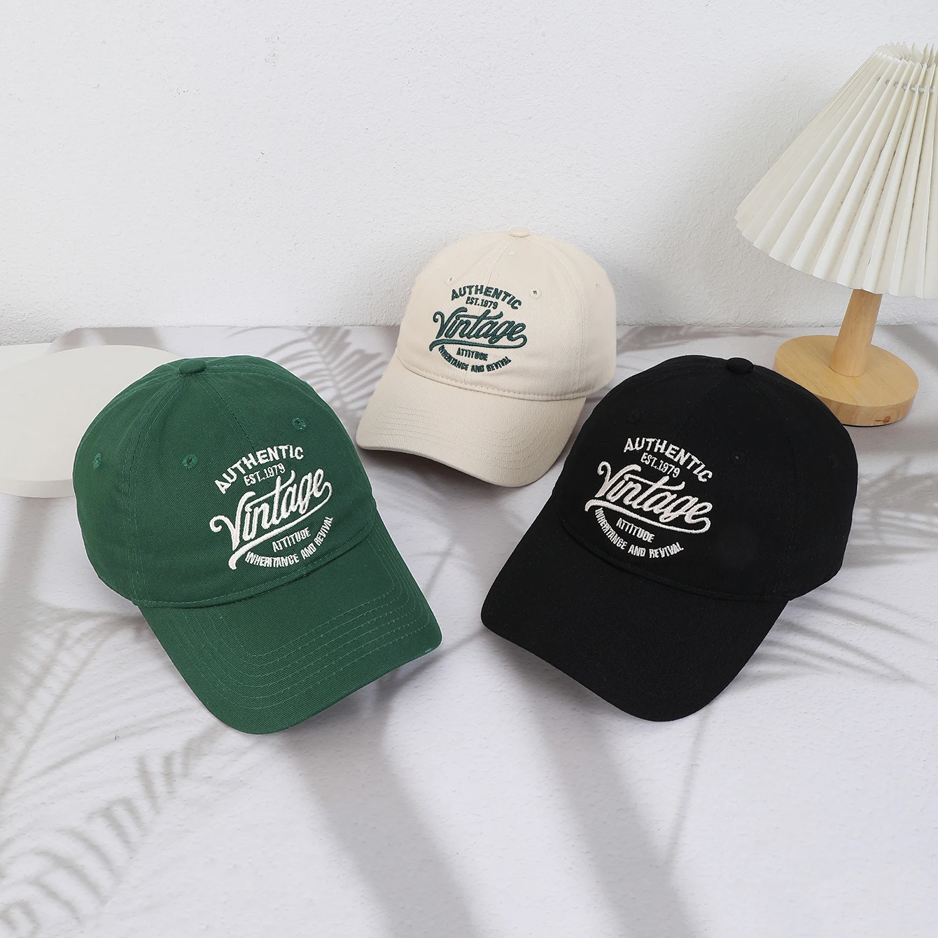 Herren-gestickter Buchstabe, koreanische Version, verstellbare Baseballkappe im europäischen und amerikanischen Stil, tägliches lässiges Outdoor-Sport-Outfit