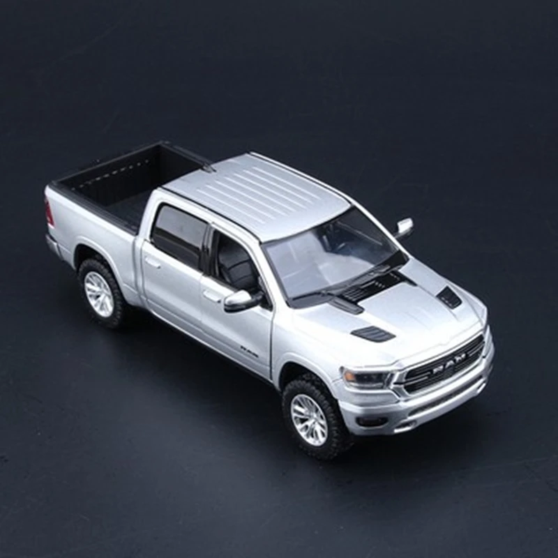 1:24 Dodge RAM 1500 Rebel Alloy Pickup Car Model Diecast Toy Off-road Vehicle Car Model High Simulation Collection Kids Toy Gift