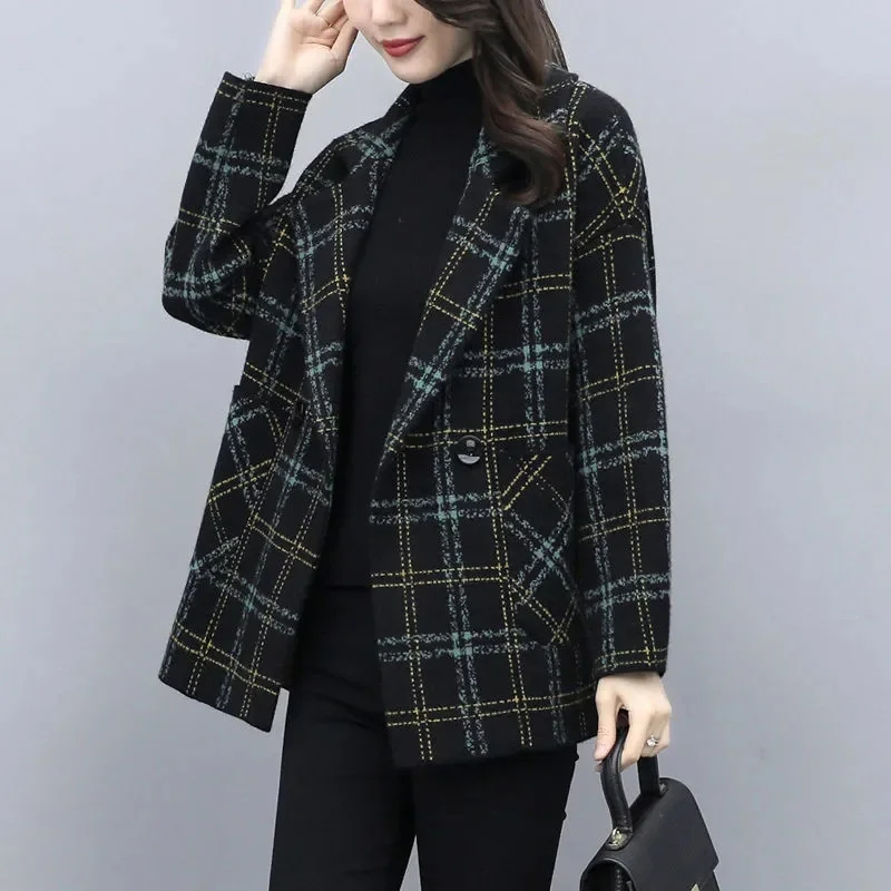 

2023 Autumn/Winter Loose Korean Version Temperament Double sided Nylon Suit Collar Women's Plaid Thickened Sweater Coat Cardigan