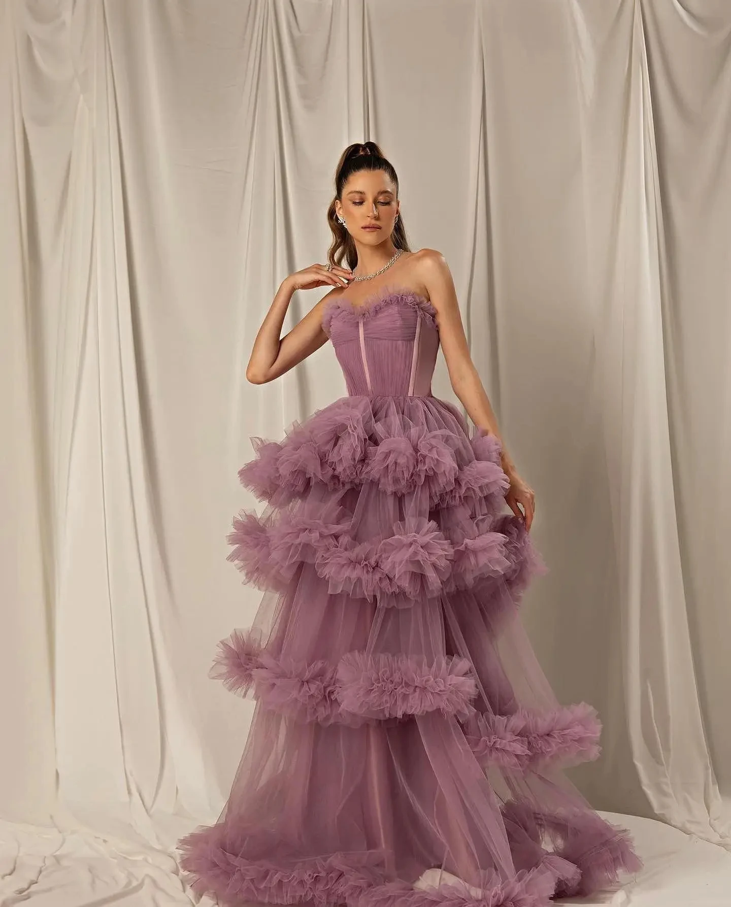 Arabic Burgundy Tulle Tiered Ruffles Evening Dresses with Gloves Pink Spaghetti Straps Wedding Party Gowns SF049