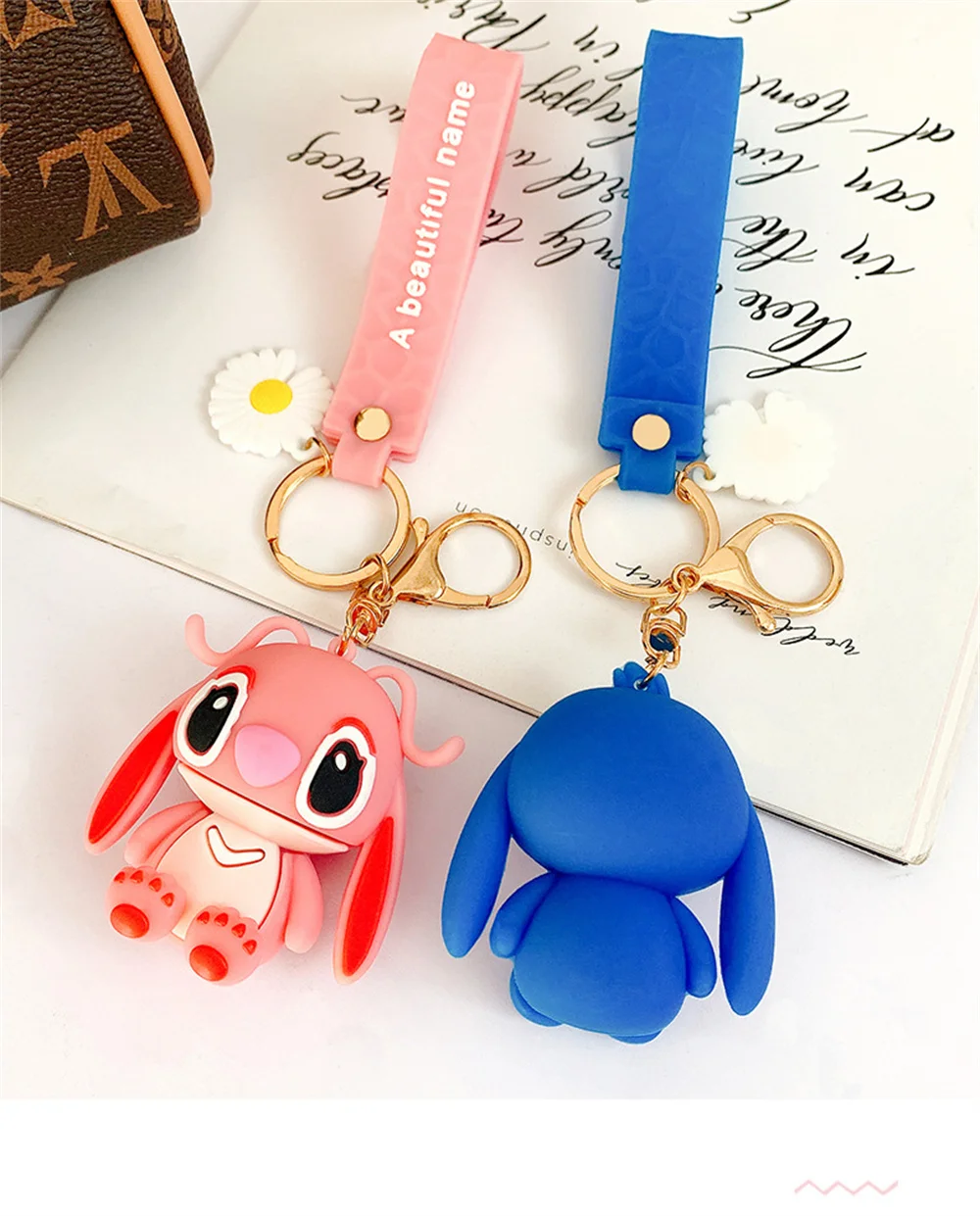 Disney-Stitch Figure Butter Keyring, Ornements de voiture suspendus, Porte-clés mignon, Sac Kawaii, Cadeau d'anniversaire pour un ami, Nouveau