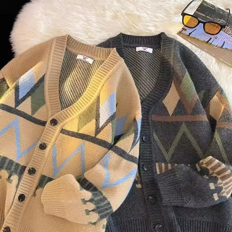 

Кардиган мужской повседневный модный универсальный аргайл весна осень с v-образным вырезом для подростков вязаный свободный японский стиль ретро повседневная уличная одежда