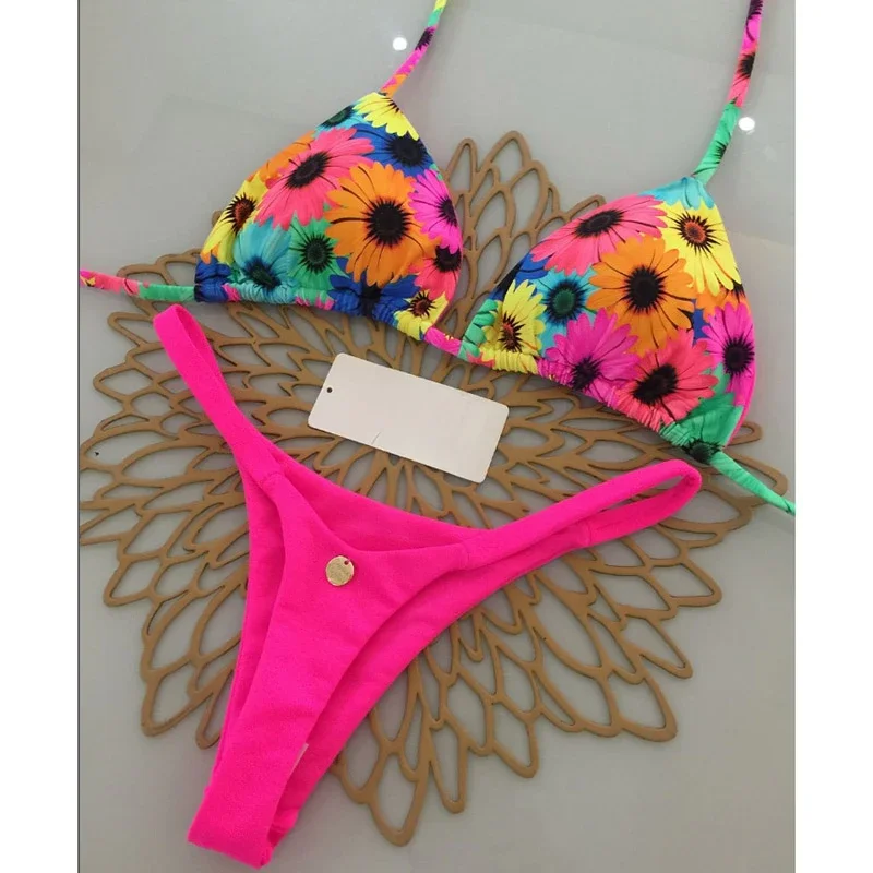 Modny strój kąpielowy bikini z nadrukiem, damski, trójkątny, wiązany na szyi, bandażowy, stringi, push-up, letni, nowy model 2025, seksowna odzież plażowa w stylu Spice Girls.