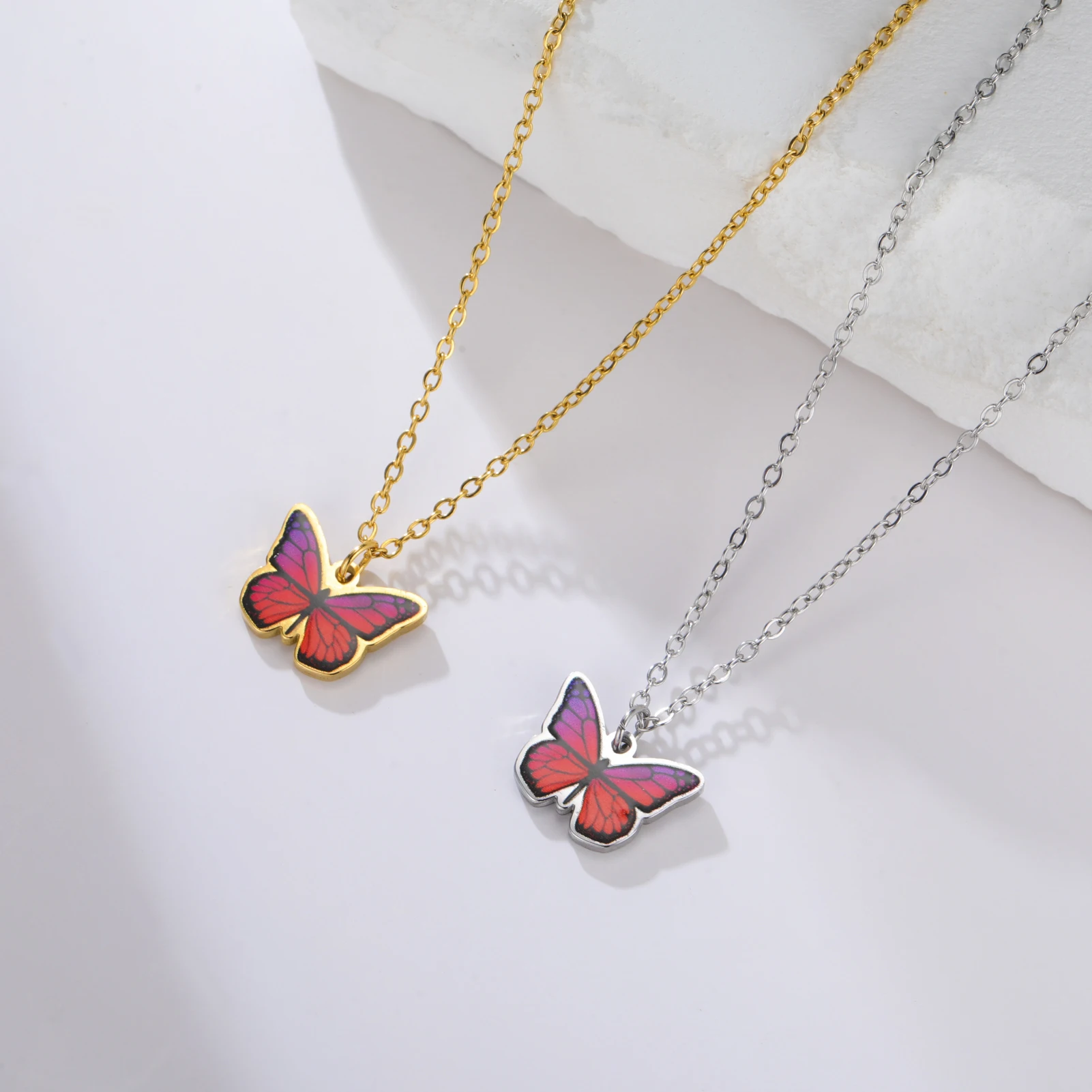Unift colorido borboleta pingente colar moda aço inoxidável colar banhado a ouro borboleta colar presentes de festa para amigo