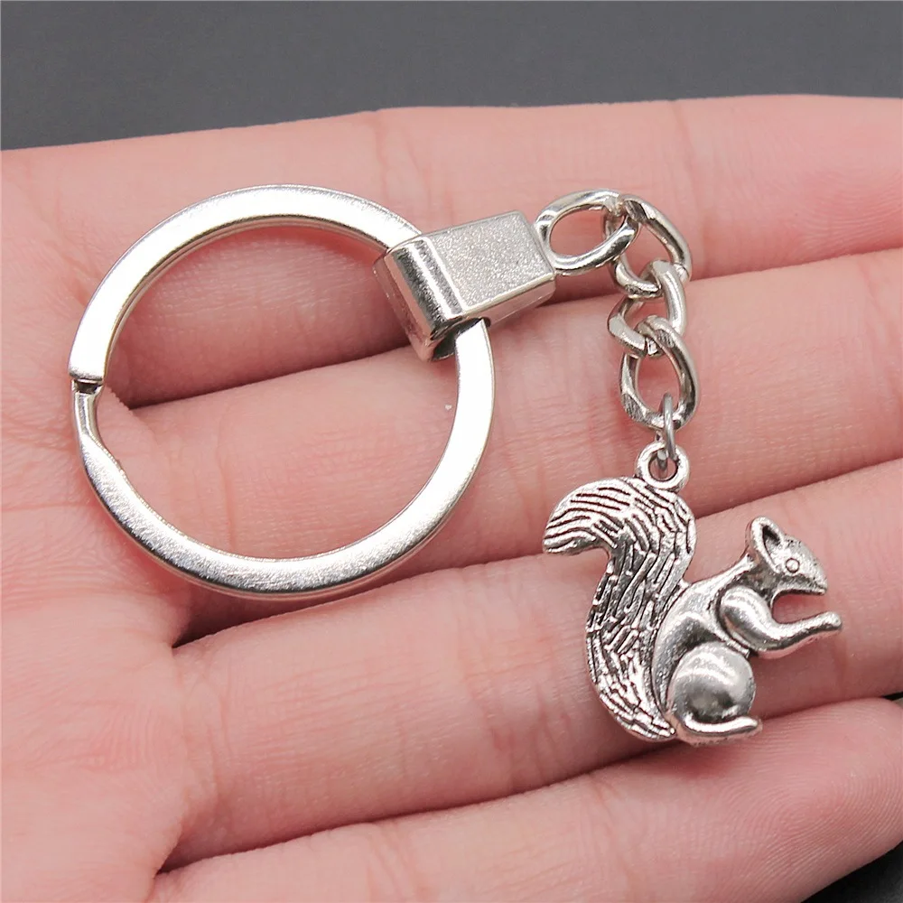 Dropshipping Men Keychain Vintage 2 Colors 21x21mm Squirrel Pendant Souvenirs Gift