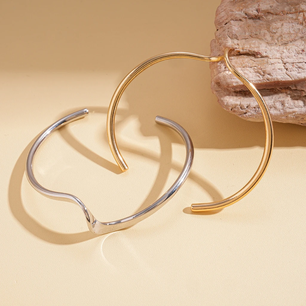 European and American Style Irregularly-shaped Metal Open Bracelets Featuring Unique and High-end Luxury Designer Jewelry