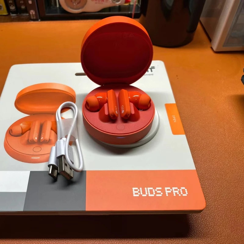 

Беспроводные Bluetooth-наушники CMF Buds Pro с настраиваемым басовым звучанием, активным шумоподавлением, внутриканальной конструкцией и длительным временем автономной работы