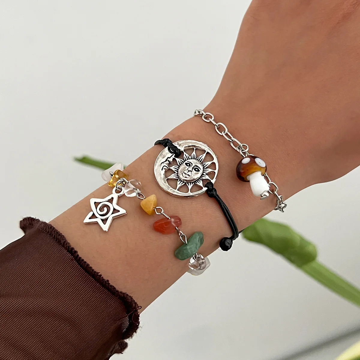 

Bohemian Personalized Retro Gravel Bead Ethnic Style Mushroom Butterfly Pendant Pendant Bracelet Women'S Jewelry For Gifts