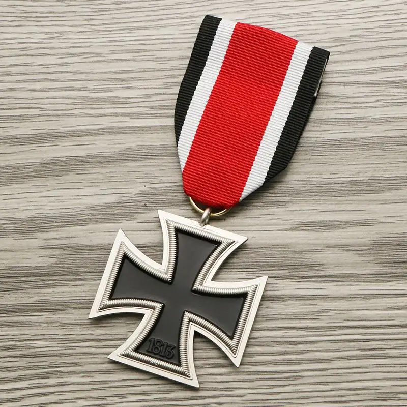 الحديد الصليب شارة الدرجة الثانية أوراق البلوط خوذة قلادة ميدالية دبوس الأمان نمط الشريط ميدالية شارة الديكور الحرف