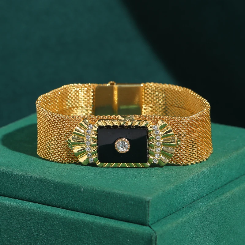 

Vintage Gold Color Bracelets Retro Black Wide Watch Stripe Antique Enamel Woman Rhinestone Weave Party Jewelry 2026 New Tendency