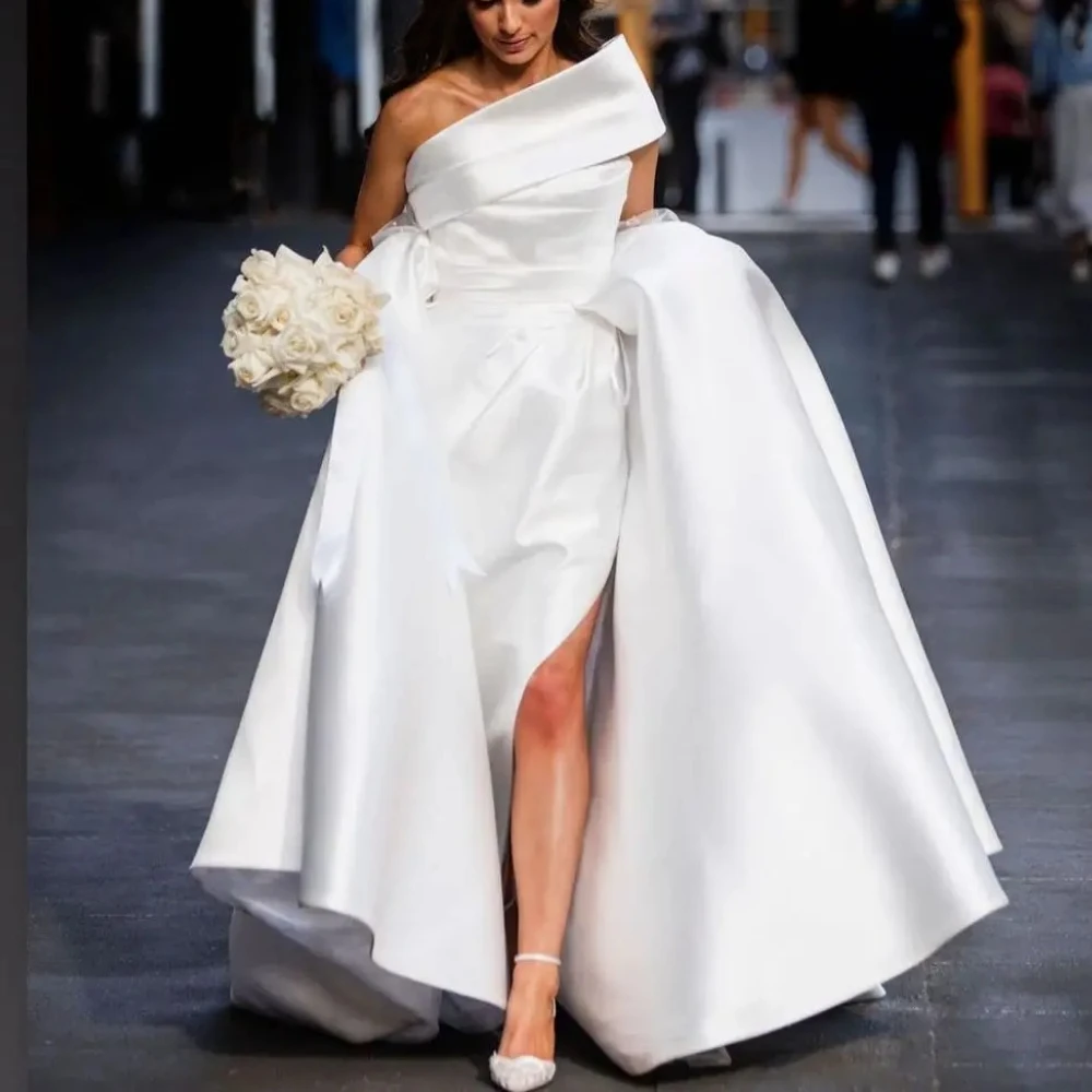 One Shoulder Sheath Satin Wedding Dresses with Detachable Train Made Bridal Dress Exquisite High Quality Party Gowns Customized