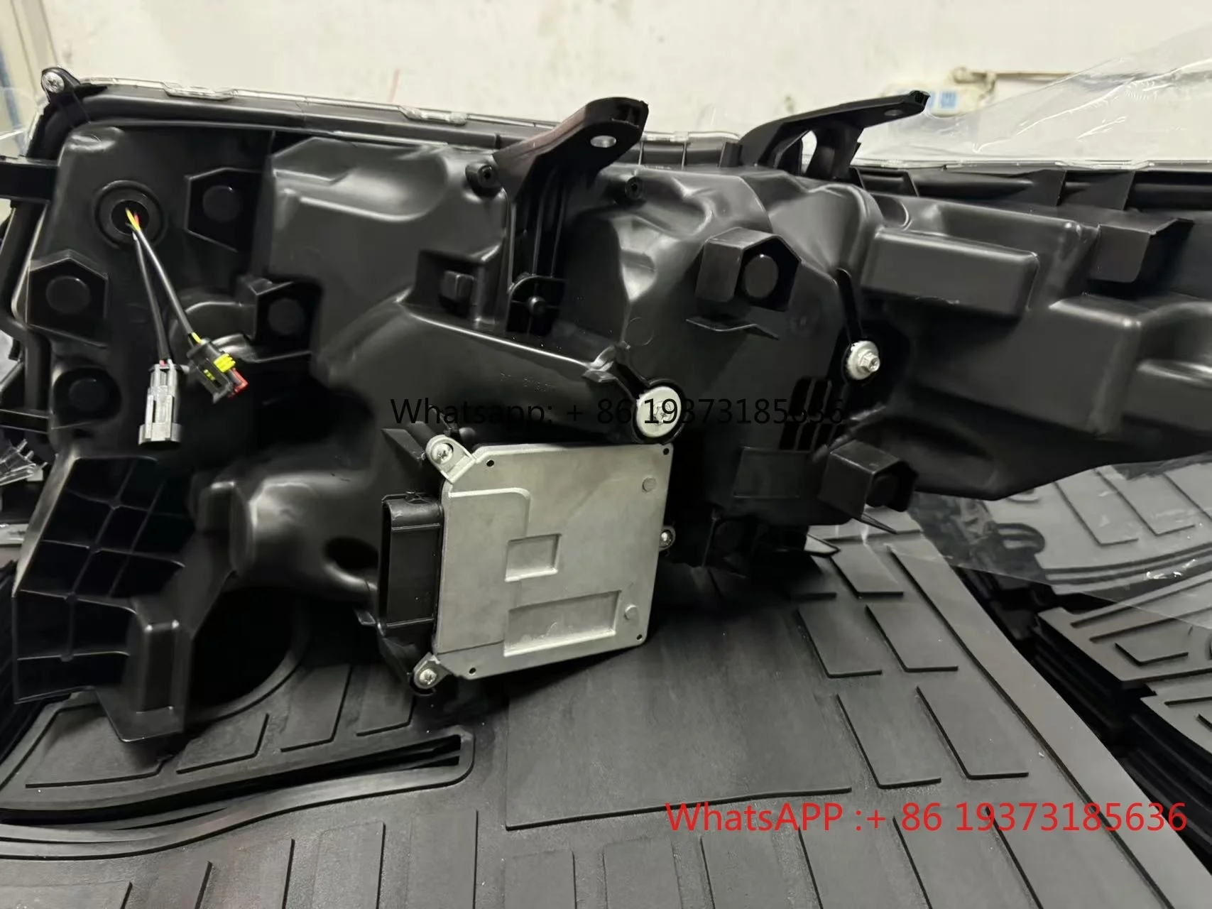 Factory Direct 4 LED Headlight for Toyota Alphard 2011-2021 Plug and Play