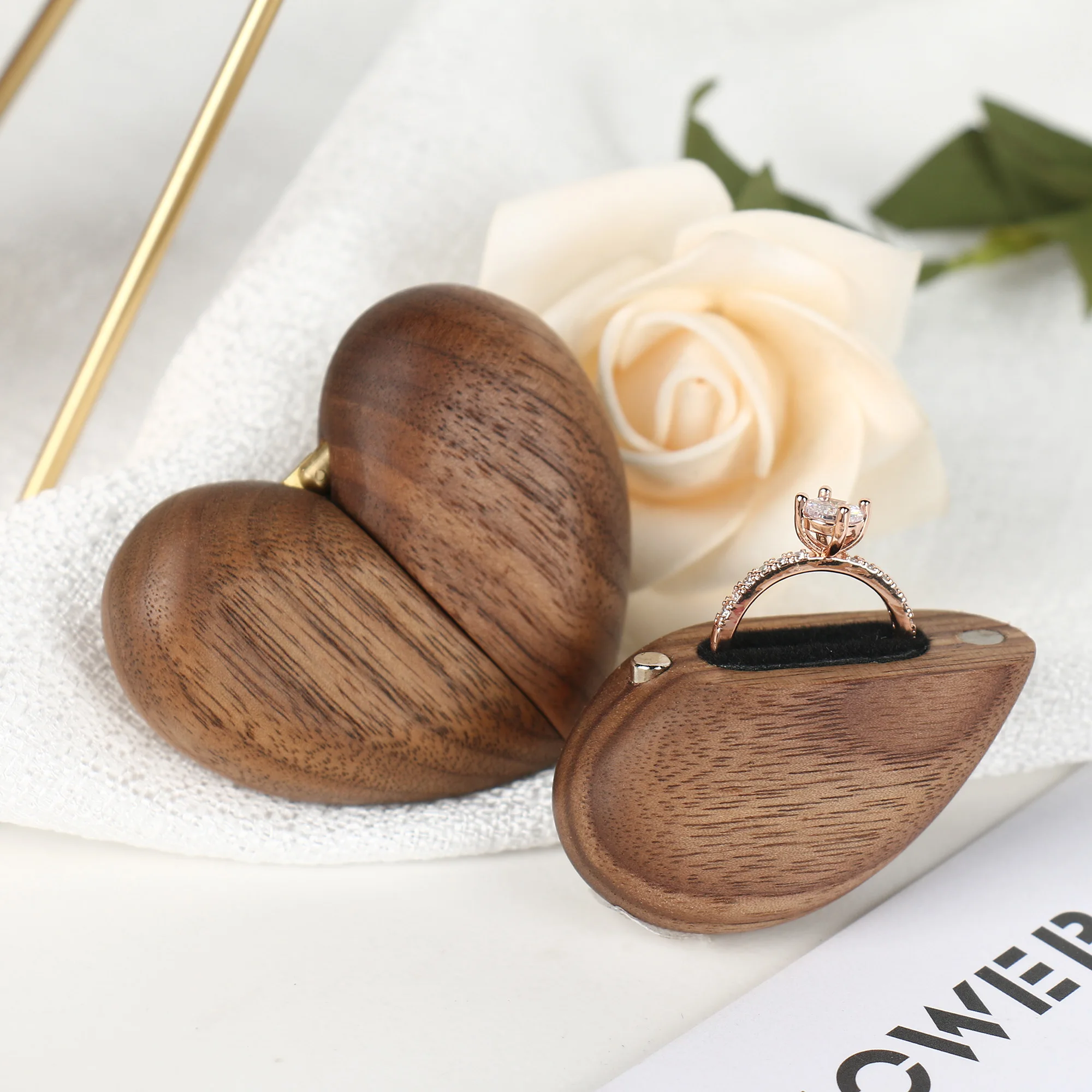

Creative Heart Shaped Wood Jewelry Box Wedding Engagement Ring Organizer Luxury Gift Packaging for Men And Women