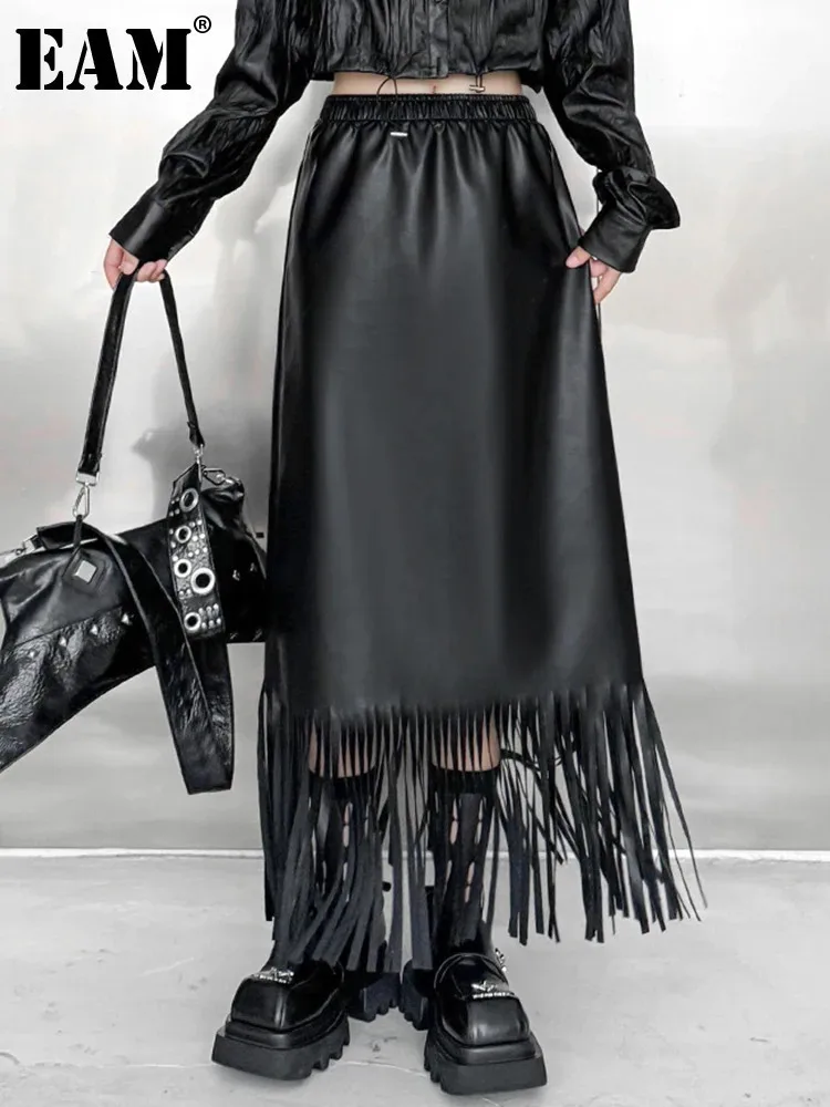 

[EAM] High Elastic Waist Black Pu Leather Tassels Spliced Long Half-body Skirt Women Fashion Tide New Spring Autumn 2024 1DH6953