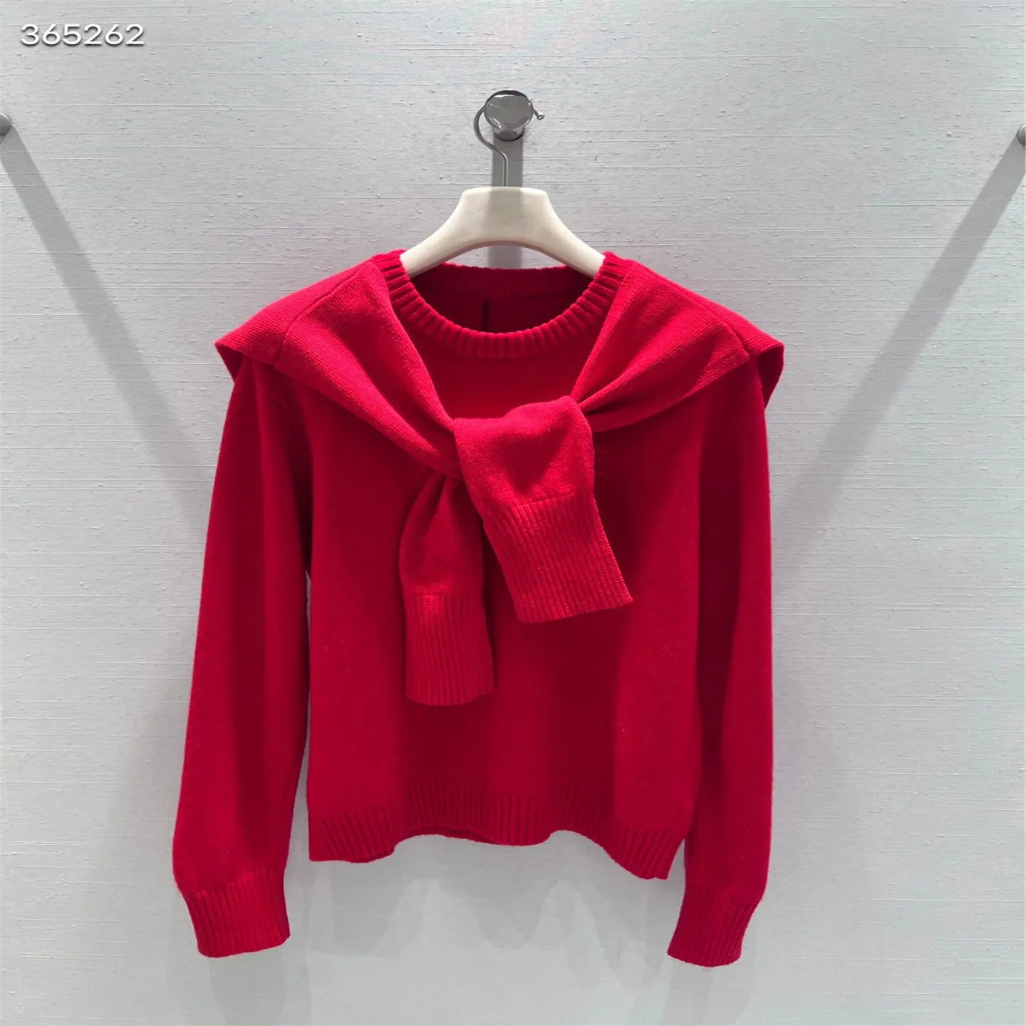 

2026 Early Spring New Shawl Style Knit Two-Piece Set, Brightening Skin Tone, Fashionable All-Match, Elegant Commute Long Sleeve