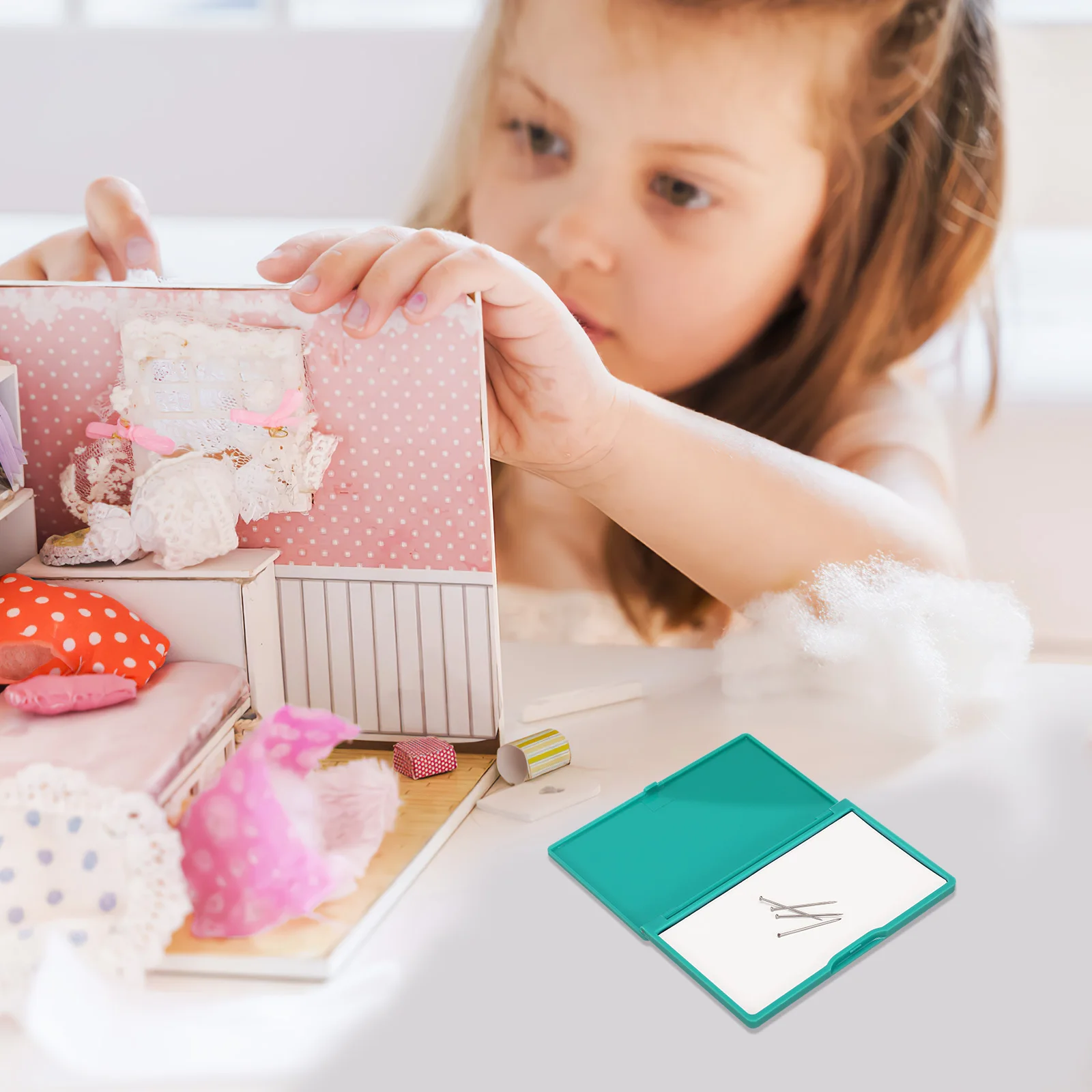 

Magnetic Needle Storage Box Sewing Pin Holder Blue Portable Organizer for Knitting Supplies Travel Case Accessories