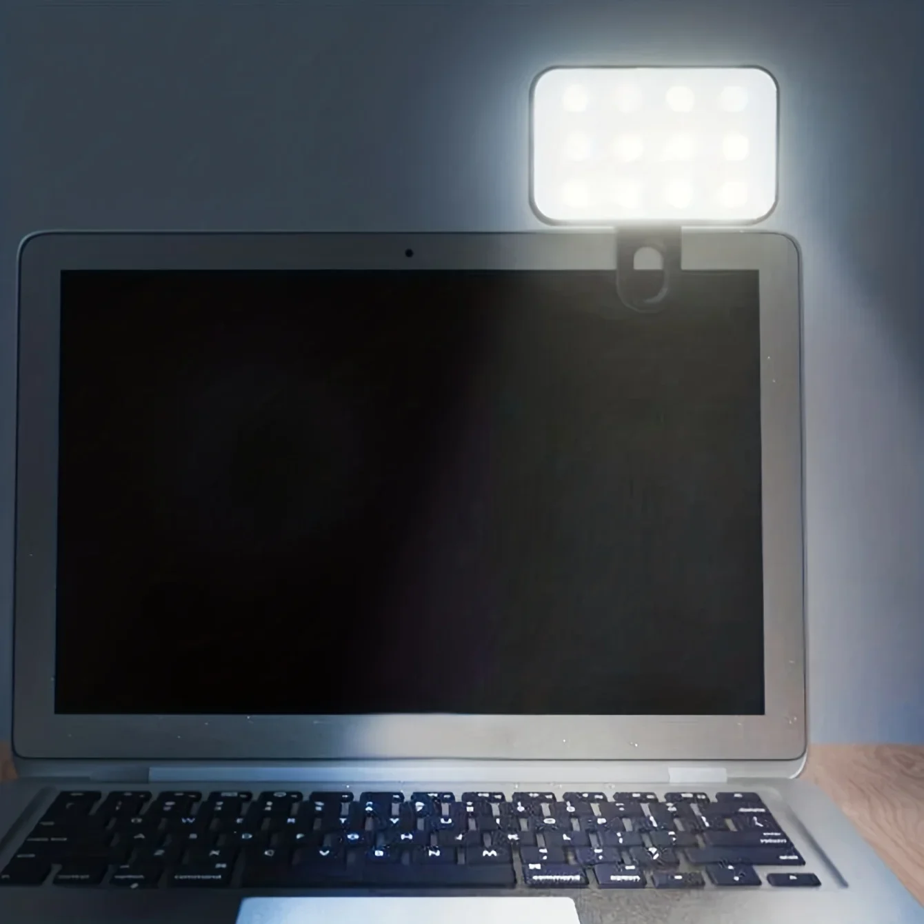 Mini Selfie portatile luce di riempimento ricaricabile 3 modalità Clip di luminosità regolabile per la decorazione della luce di riempimento del Computer del telefono cellulare