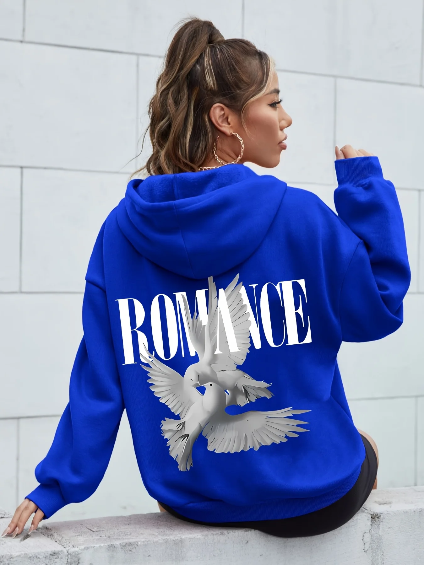 Women hooded sweatshirt with pigeon lettering print A casual and loose pulloverThe hooded sweatshirt is suitable for daily wear