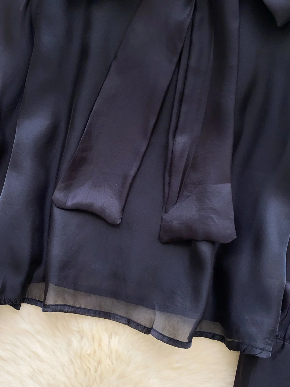 Ele Long Sve Me irt with Bow Tie Loose Fit Slimming Base Layer Top for Women Autumn Season Faion Sle