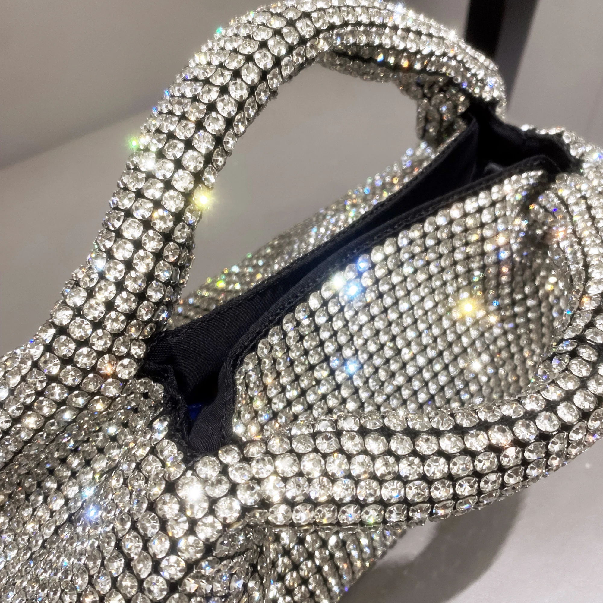 Shiny Crystal Clutch purse bucket Shoulder bag rhinestone Handmade purses and handbags luxury Designer Evening clutch Bag Purse