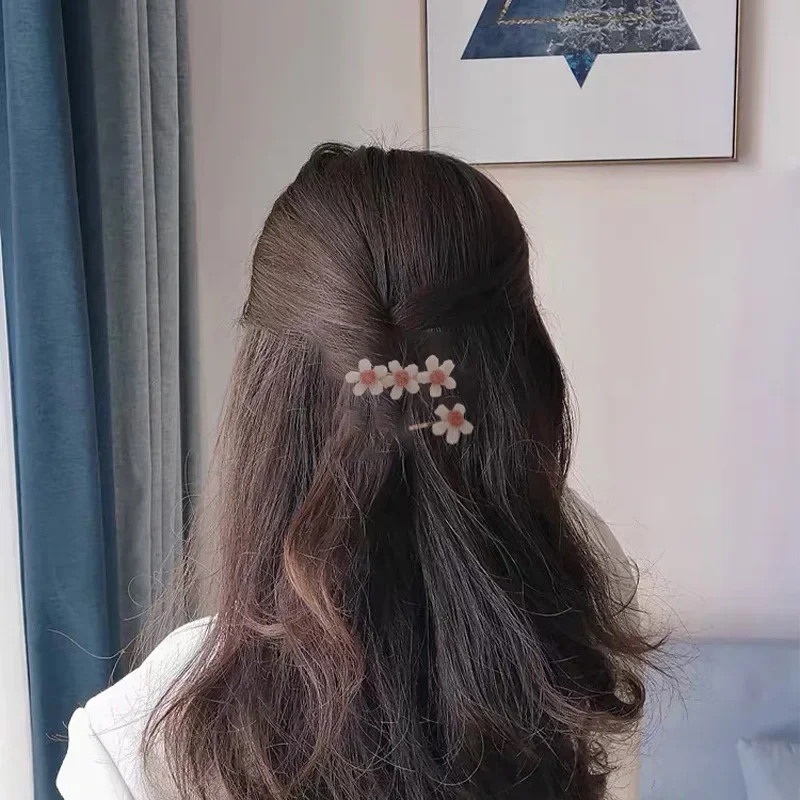 Pluche Bloemen Haarspeldjes Voor Meisjes Vrouwen Schattige Kids Barrette Student Decoratieve Haarspelden Mode Haaraccessoires Cadeau Ornament