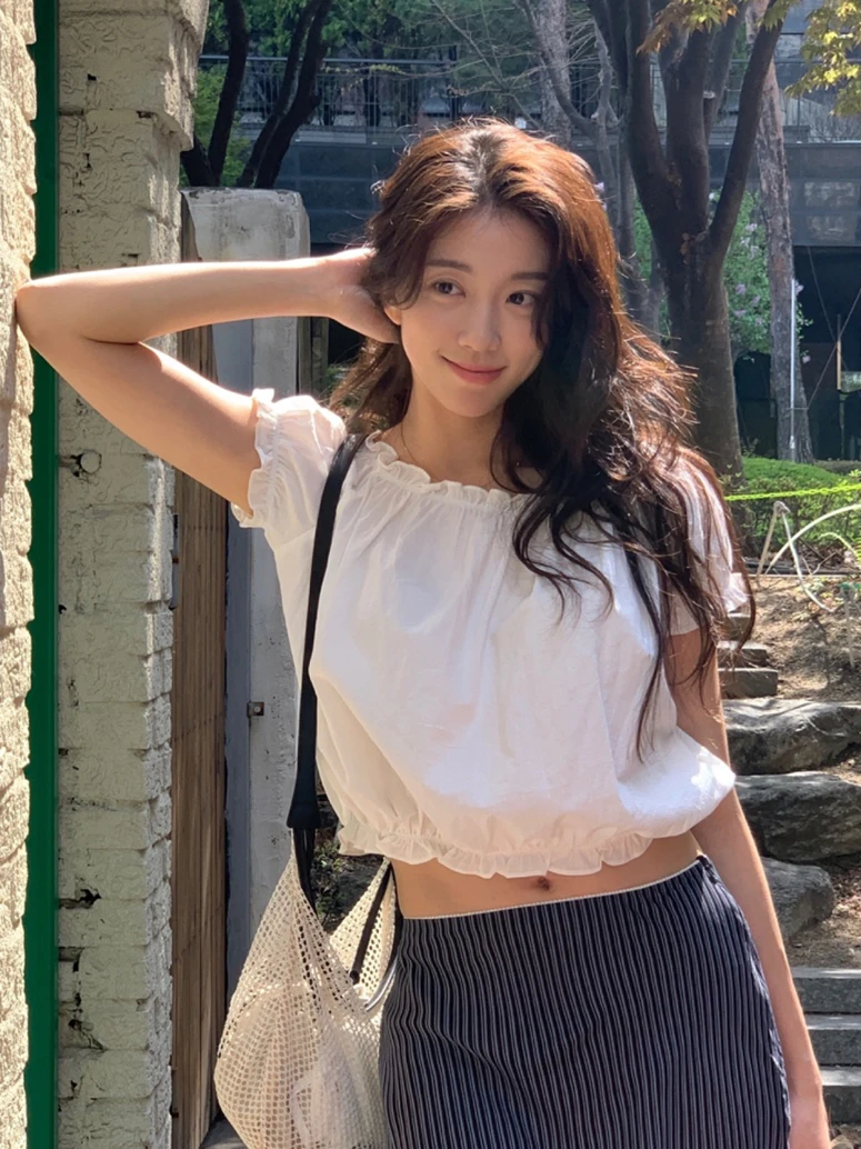 

Sweet White ort irt Women's Summer 2025 New Sle Ele Top Korean Loose Bubble Sve One-oulder Pure Color