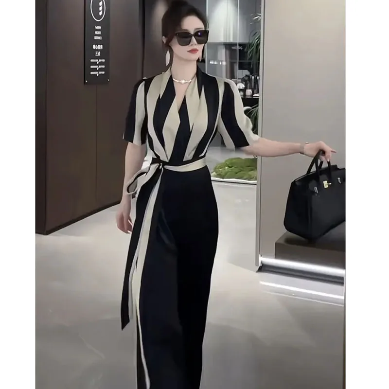 

Striped Short Sleeved Jumpsuit For Women's Summer 2024 High-End Acetic Acid V-Neck Waist Cinching Slimm Jumpsuit Wide Leg Pants