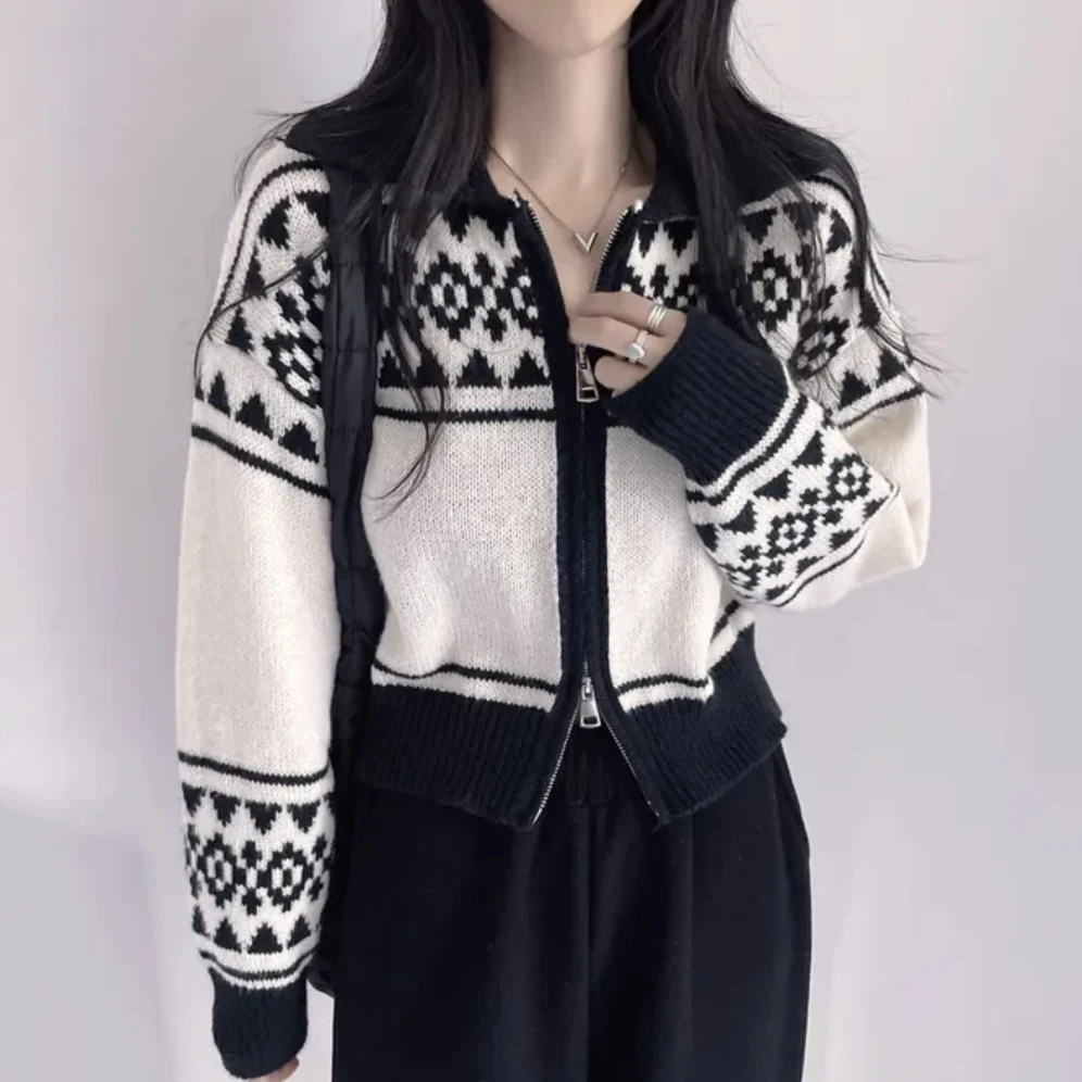 

Retro Chic Knitted Top with Zipper Lazy Feel Doll Collar Color Blo Design Double Opening Knitwear for Women Commute Sle