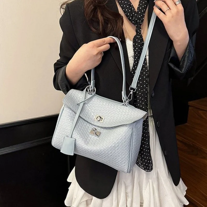 

Fashionable Ladies Crossbody-Bag Made Of Lake-Printed Leather Featuring Durable Vintage Daily Style​