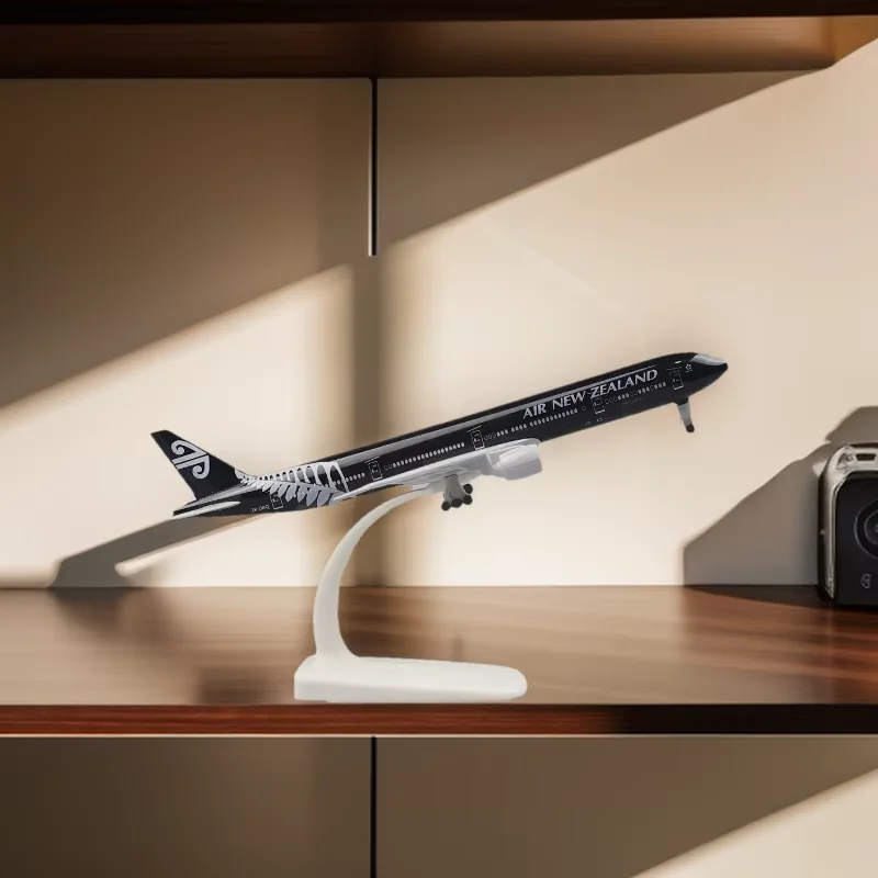 

B777 New Zealand Airplane Kids Toys 20CM Metal Aircraft Model Replica With Landing Gear Aviation Simulation Gift Collection