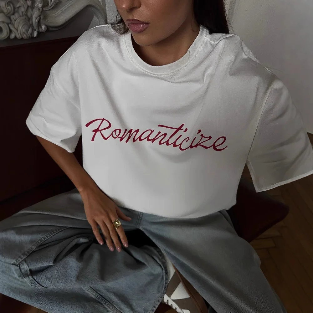 

Свободная женская футболка с круглым вырезом в американском ретро-стиле в уличном стиле с буквенным принтом, новый универсальный повседневный топ лета 2025 г.