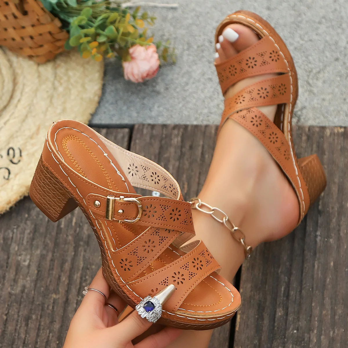 

2025 New Women's Slippers Fashion Women's High-heeled Sandals Quality Comfortable Women's Beach Slippers Мюли Женские На Каблуке