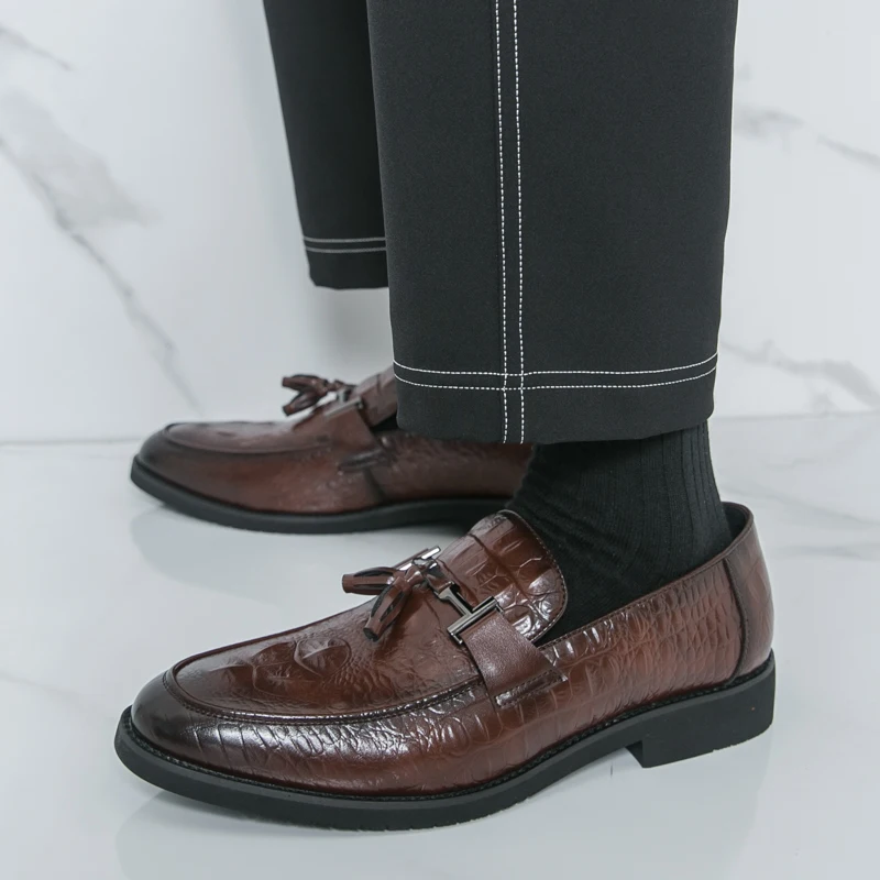 

Brand Gentlemen's Business Casual Leather Shoes Fashionable Crocodile Patterned Loafers High-quality Men's Classic Tassel Shoes