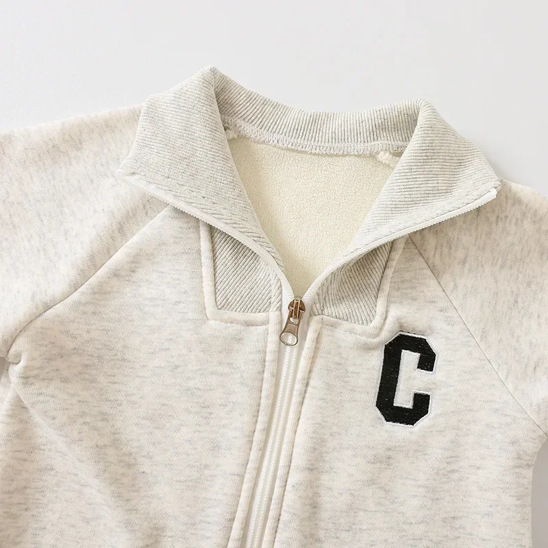 ملابس الطفل الوليد بذلة سميكة 0-2 Y 2024 الخريف الشتاء جديد الفتيان الفراء بطانة رياضي رومبير طفل في الهواء الطلق قطعة واحدة