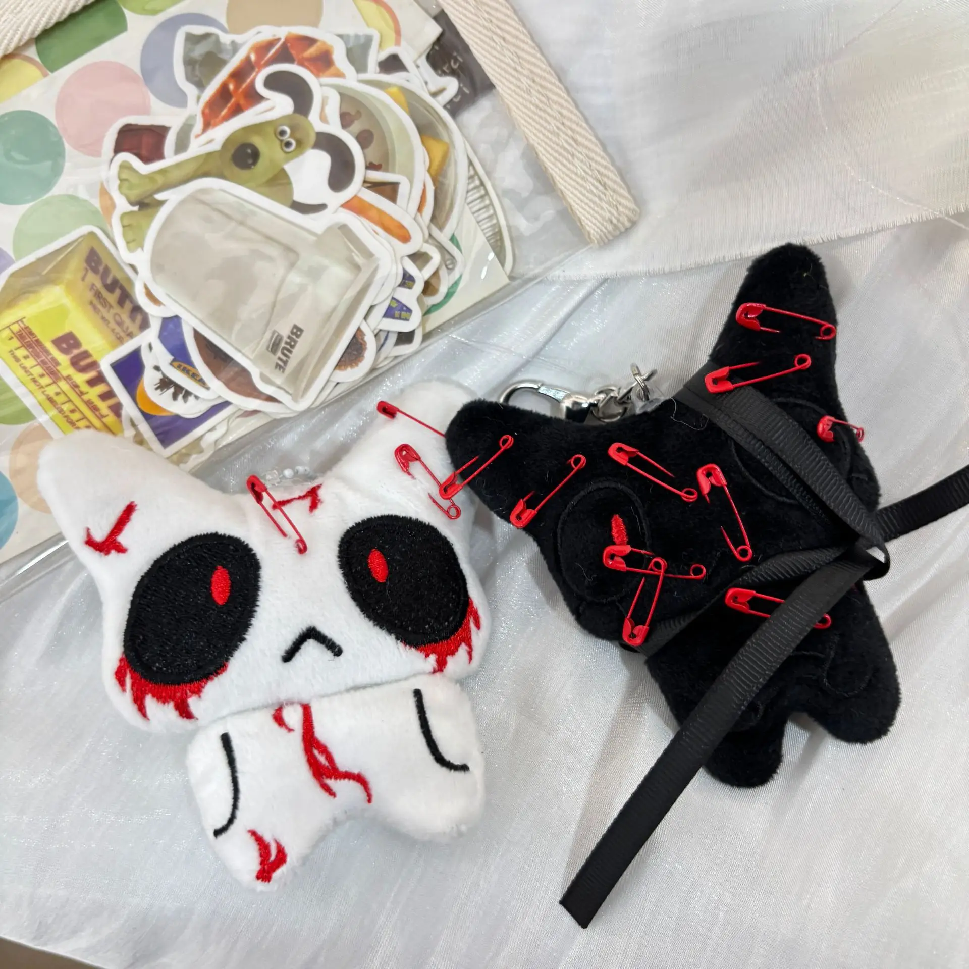 Nuovo Halloween Spezzato Piccolo Sacchetto di Sangue Ago Stuck Fantasma Peluche Portachiavi Creativo Divertente Horror Fantasma Peluche Bambola Regalo di Festa