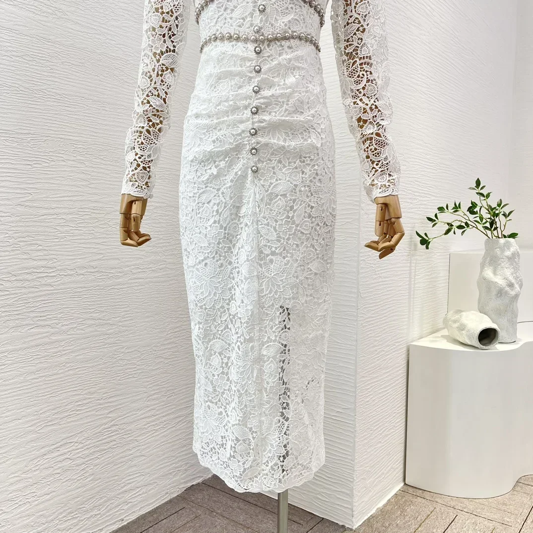 Weiße Vintage anmutige Haken Blume hohle Perle Spitze Stickerei Langarm neue Frühling Sommer Frau Midi-Kleid