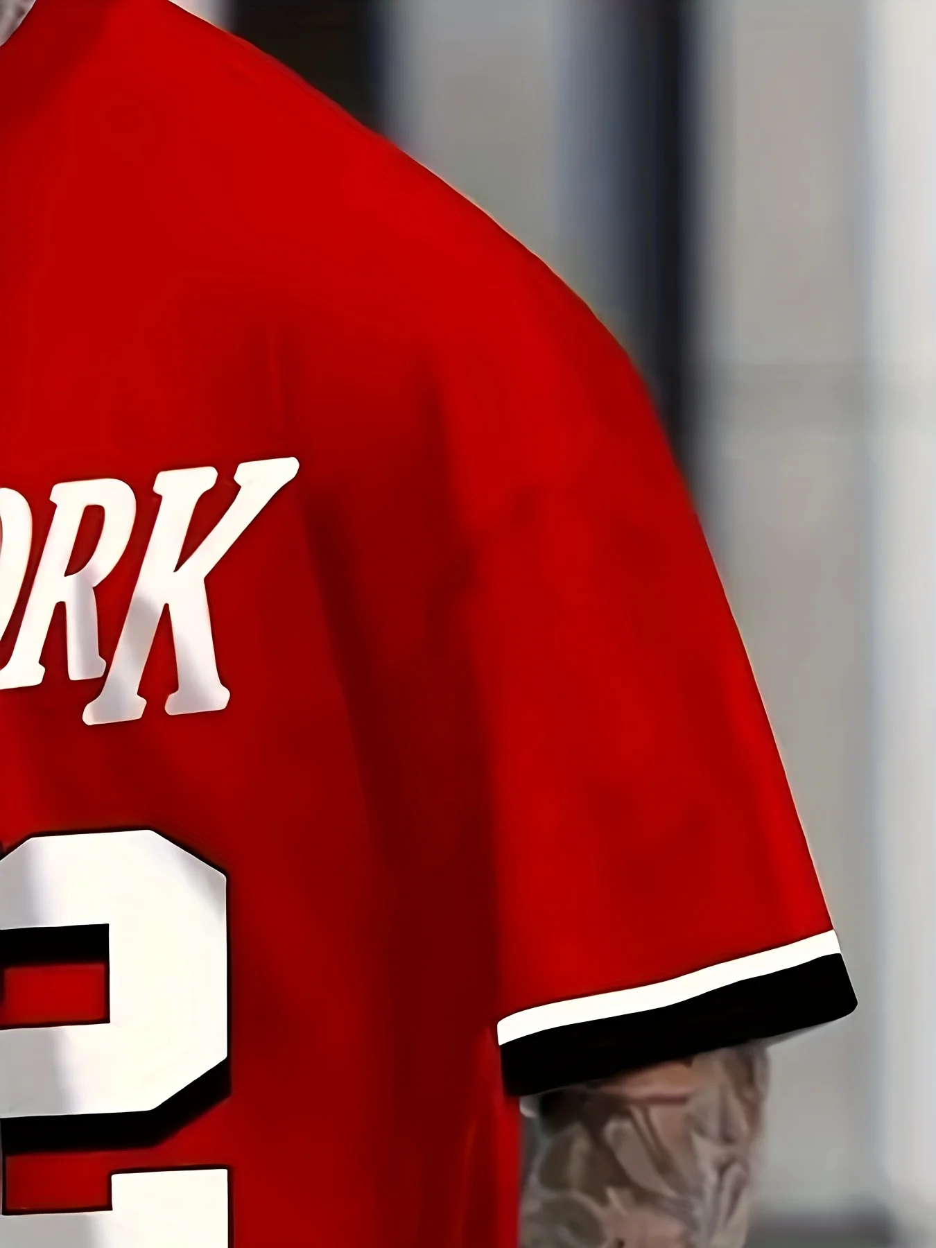 2025 ฤดูร้อนใหม่ชุดผู้ชายชุดวิ่งกลางแจ้งแห้งเร็วและดูดซับเหงื่อชุดลูกฝึกซ้อมคอกลมผู้ชายระบายอากาศได้