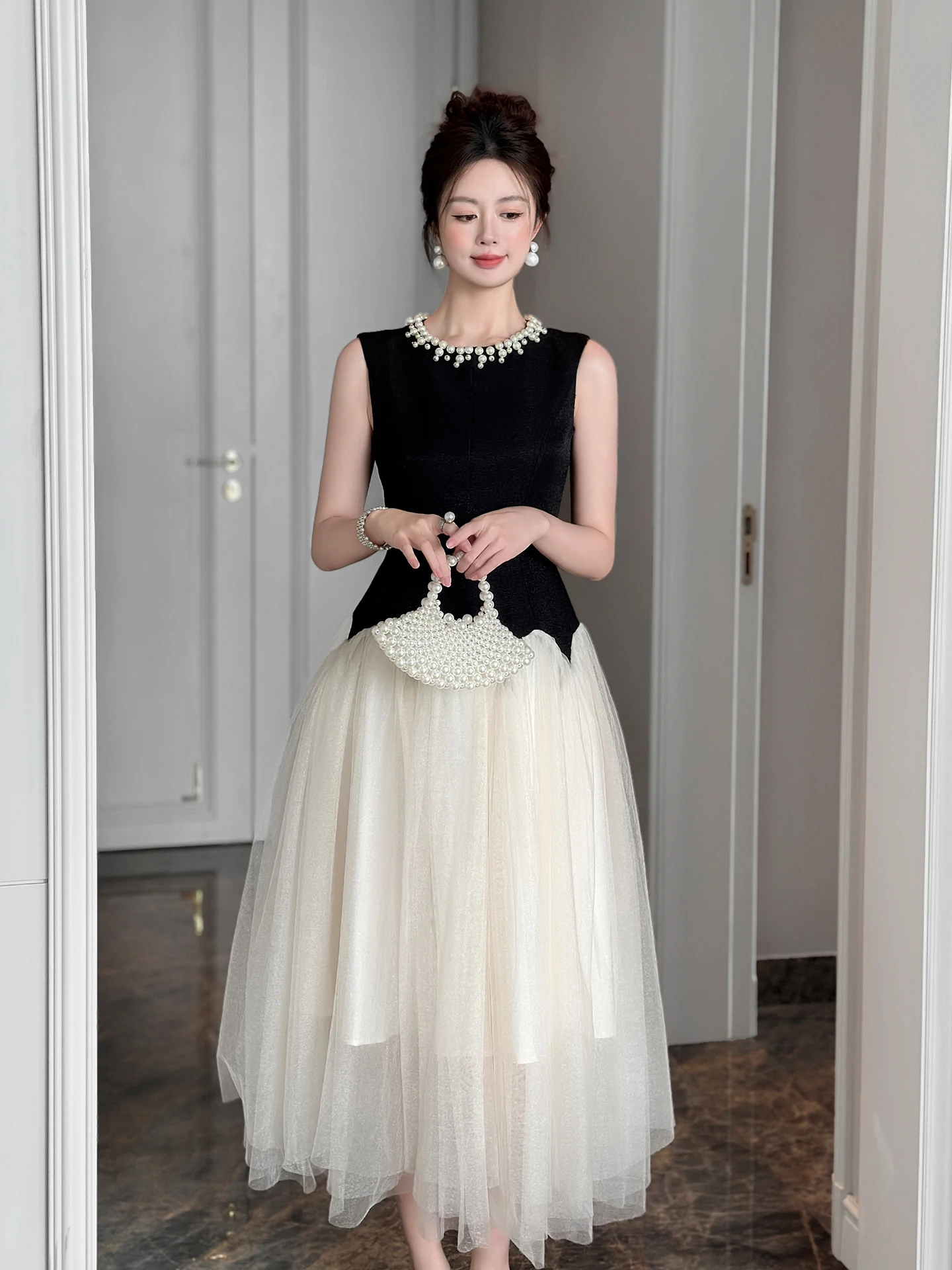 French Elegant Temperament Dress Beaded Round Neck Sleeveless High Waist Mesh Spliced A-line Socialite Long Evening Dress Women