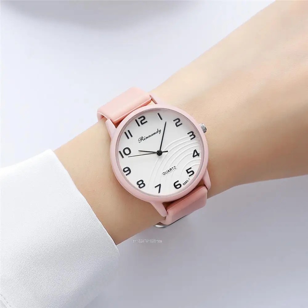 Fashion Lady Hot Sales Watches Leisure Grey Digital Simple Women Quartz Watch Sports Silicone Strap Ladies Clock Wristwatches