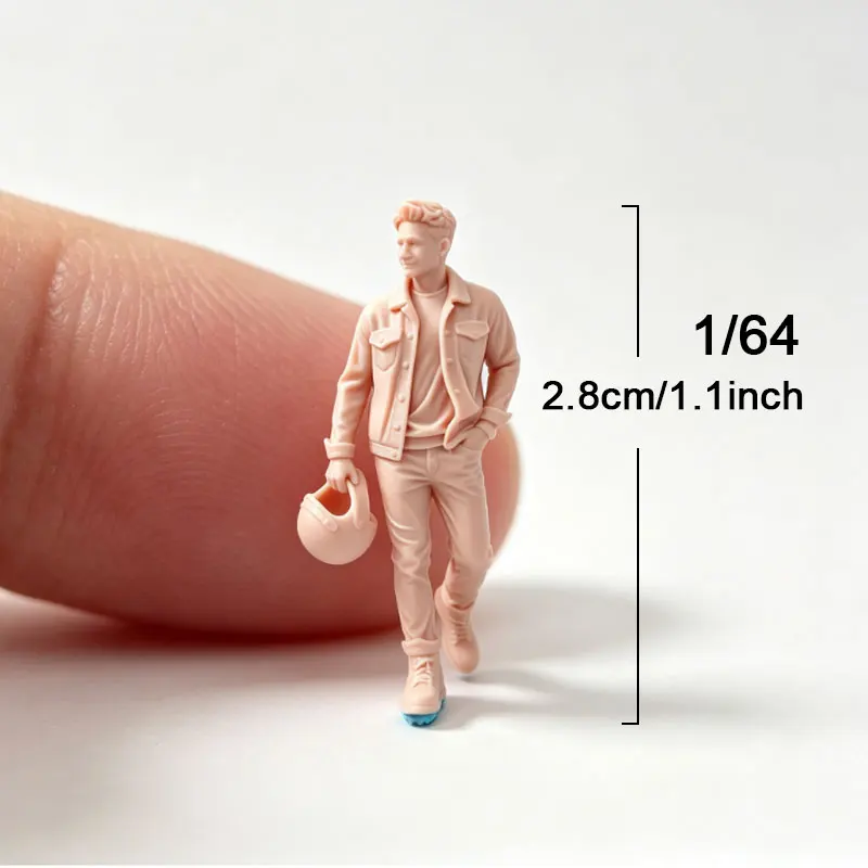 1:64 Unpainted Resin Miniature Figure, Modern Man Holding Helmet,Diorama Sand Table Layout, Die‑cast Car Scene DIY Painting 1482