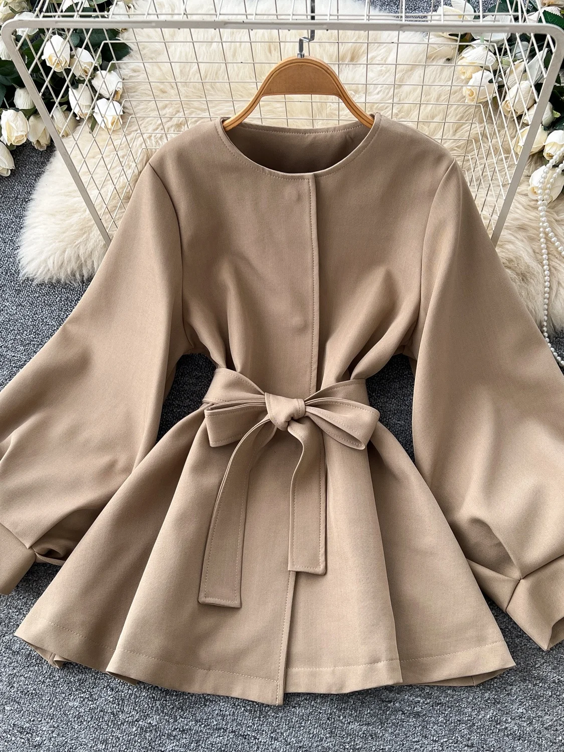 Elegant Lantern Sleeve Belted Waistcoat Women's Commute Style Slimming Outerwear Long Sleeve round Neck Polyester Fiber