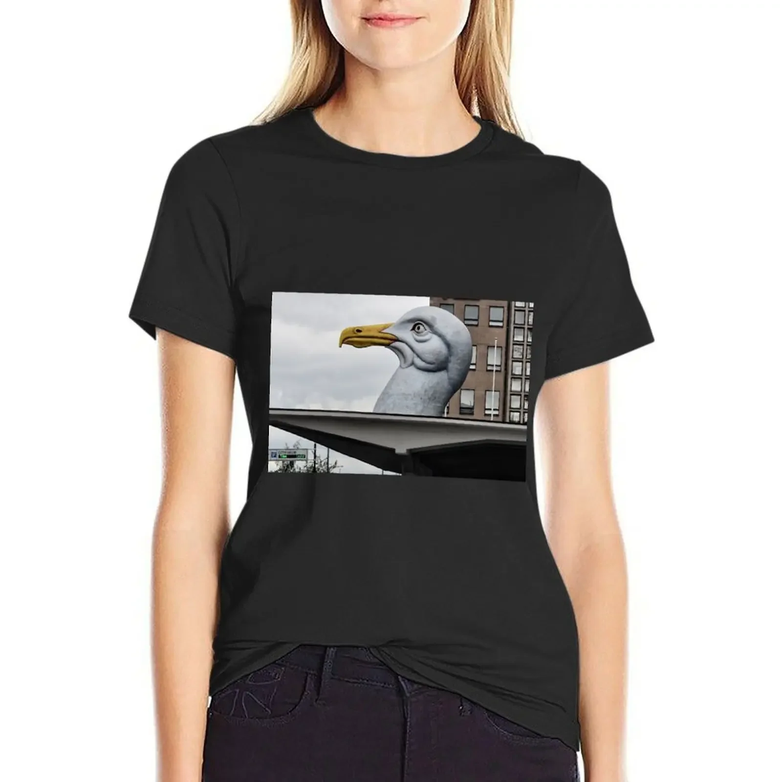 

The Helsinki City Gull! T-Shirt korean fashion Short sleeve tee animal print shirt for girls Women t-shirts