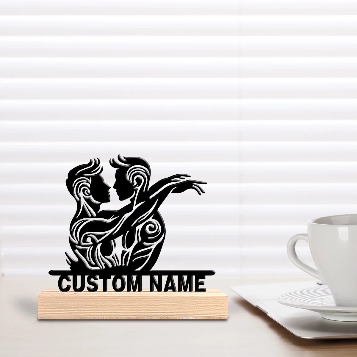 A customized home decoration Embracing man Metal Art With Wooden Base Tabletop Decoration Suitable for graduation gifts, bachel