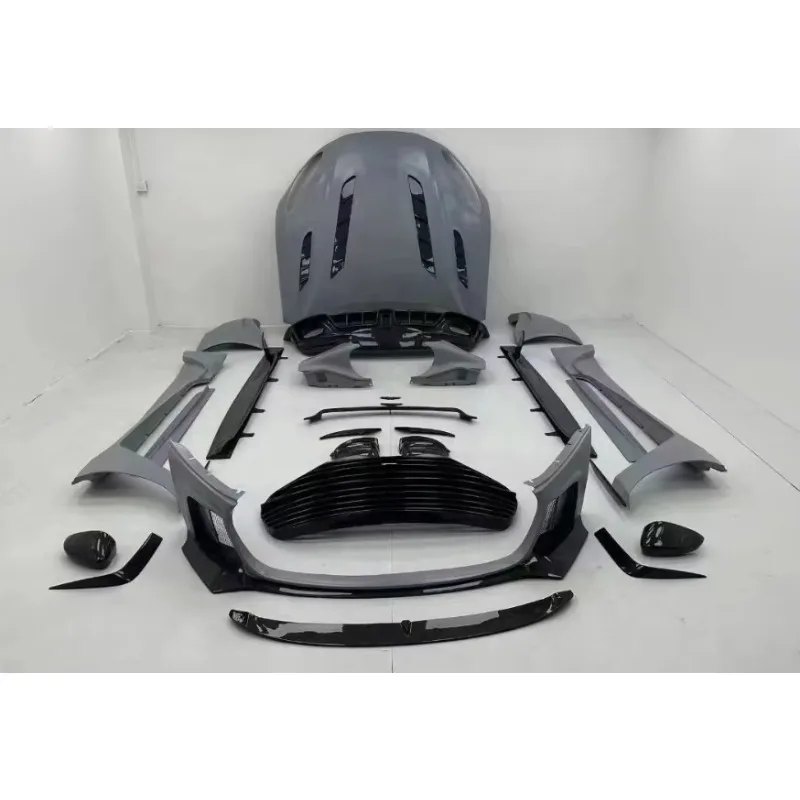 Aston Martin DB11 MSY Stijl Bodykit - Achteraanzicht met diffuser en sportuitlaat openingen