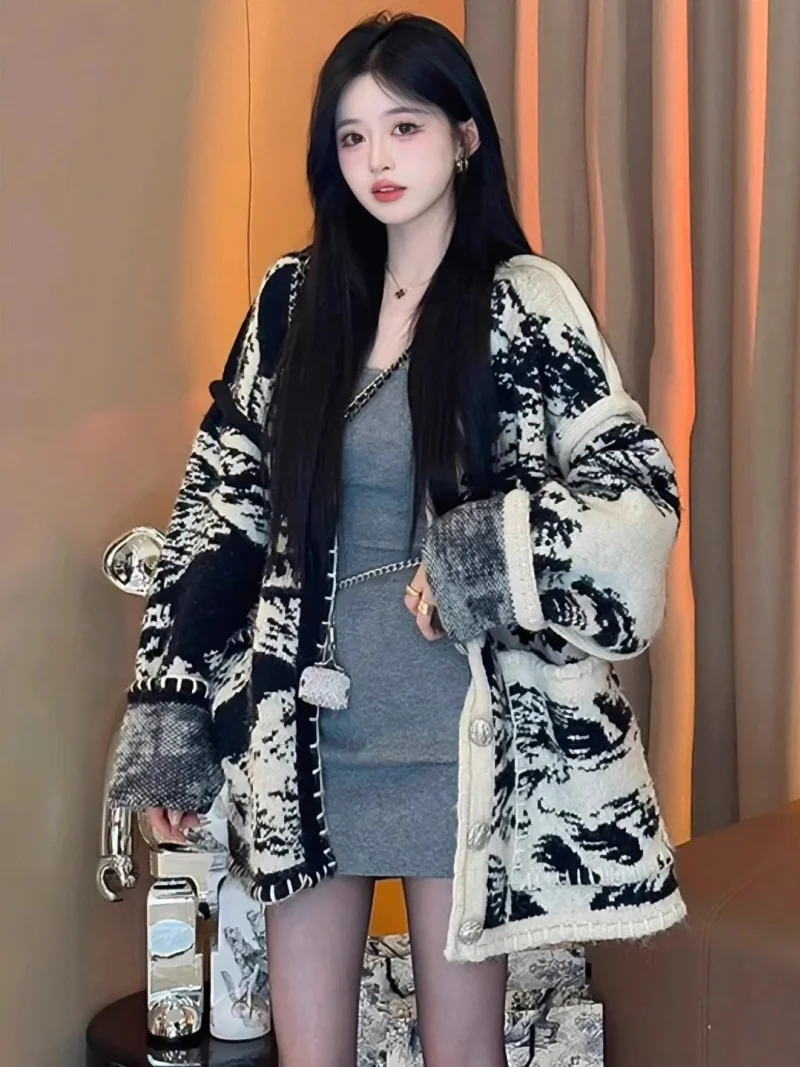 Korean Style Lazy Soft And Sticky Sweater For Women's 2025 Autumn Winter Black White Printed Spliced Knitted Jacket w1082