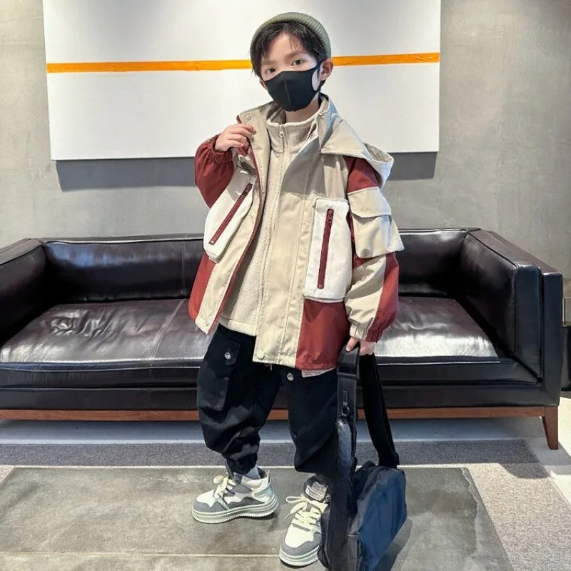 

2025 Новая съемная уличная куртка 3-в-1 для мальчиков, весна/осень, водонепроницаемое ветрозащитное пальто среднего и большого размера