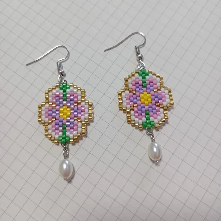 ZGMXR Bohemia Alloy Rice Bead Earrings Hand Woven Flower Graphics Fashion Pendant Pearl Beaded Versatile Contracted Jewelry